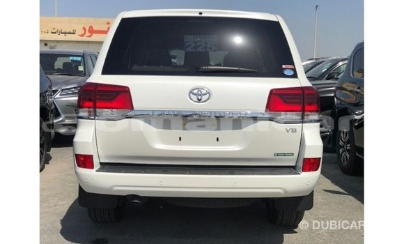 Buy Import Toyota Land Cruiser White Car in Import - Dubai in Dhufar Buy Import Toyota Land Cruiser White Car in Import - Dubai in Dhufar