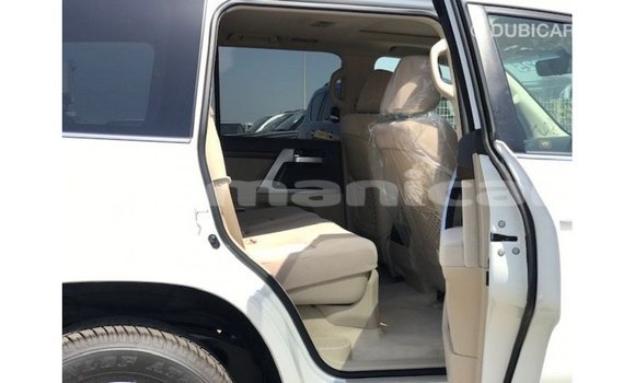 Buy Import Toyota Land Cruiser White Car in Import - Dubai in Dhufar Buy Import Toyota Land Cruiser White Car in Import - Dubai in Dhufar