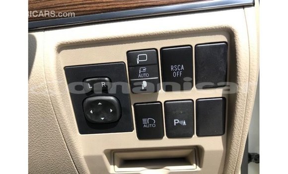 Buy Import Toyota Land Cruiser White Car in Import - Dubai in Dhufar Buy Import Toyota Land Cruiser White Car in Import - Dubai in Dhufar