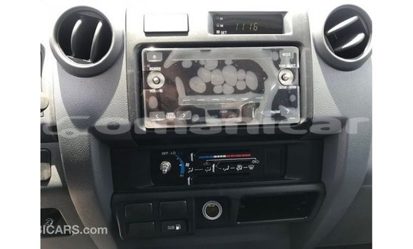 Buy Import Toyota Land Cruiser White Car in Import - Dubai in Dhufar Buy Import Toyota Land Cruiser White Car in Import - Dubai in Dhufar