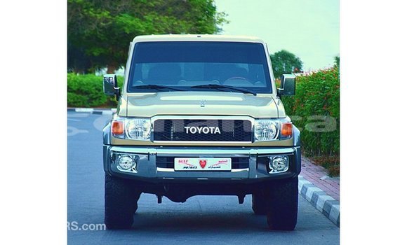 Buy Import Toyota Land Cruiser Beige Car in Import - Dubai in Dhufar Buy Import Toyota Land Cruiser Beige Car in Import - Dubai in Dhufar