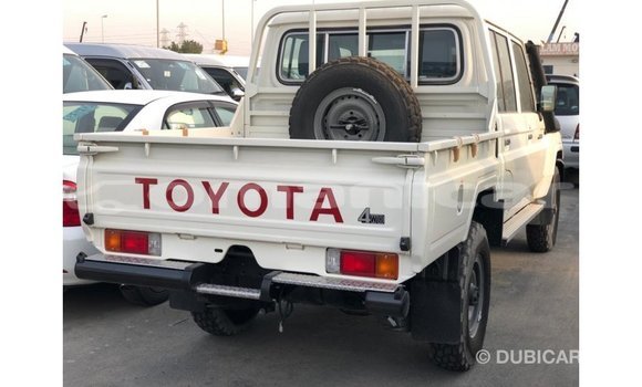 Buy Import Toyota Land Cruiser White Car in Import - Dubai in Dhufar Buy Import Toyota Land Cruiser White Car in Import - Dubai in Dhufar