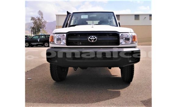 Buy Import Toyota Land Cruiser White Car in Import - Dubai in Dhufar Buy Import Toyota Land Cruiser White Car in Import - Dubai in Dhufar