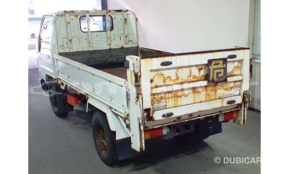 Buy Import Toyota Dyna White Car in Import - Dubai in Dhufar Buy Import Toyota Dyna White Car in Import - Dubai in Dhufar