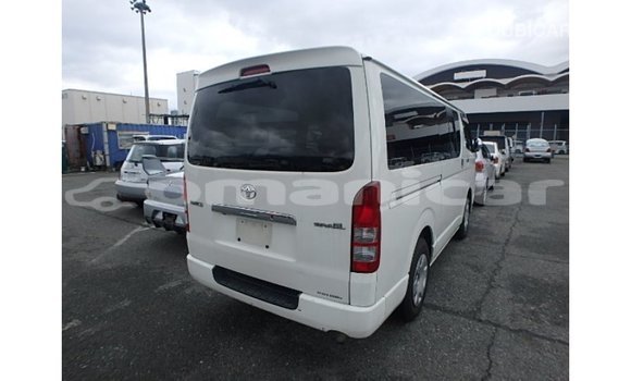 Buy Import Toyota Hiace White Car in Import - Dubai in Dhufar Buy Import Toyota Hiace White Car in Import - Dubai in Dhufar