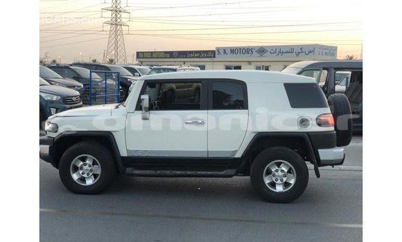 Buy Import Toyota FJ Cruiser White Car in Import - Dubai in Dhufar Buy Import Toyota FJ Cruiser White Car in Import - Dubai in Dhufar