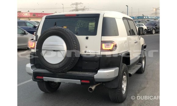 Buy Import Toyota FJ Cruiser White Car in Import - Dubai in Dhufar Buy Import Toyota FJ Cruiser White Car in Import - Dubai in Dhufar