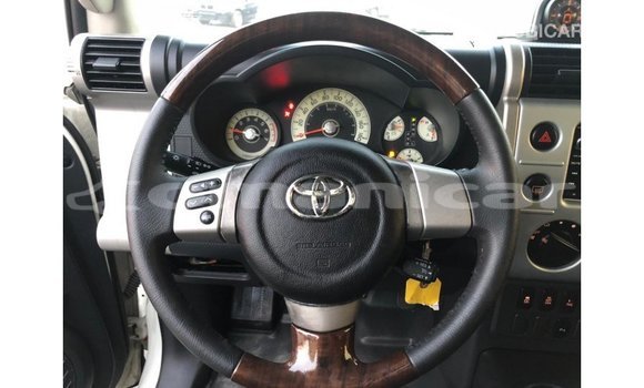 Buy Import Toyota FJ Cruiser White Car in Import - Dubai in Dhufar Buy Import Toyota FJ Cruiser White Car in Import - Dubai in Dhufar