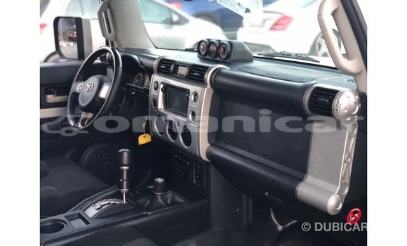 Buy Import Toyota FJ Cruiser White Car in Import - Dubai in Dhufar Buy Import Toyota FJ Cruiser White Car in Import - Dubai in Dhufar