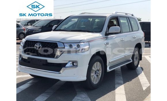 Buy Import Toyota Land Cruiser White Car in Import - Dubai in Dhufar Buy Import Toyota Land Cruiser White Car in Import - Dubai in Dhufar