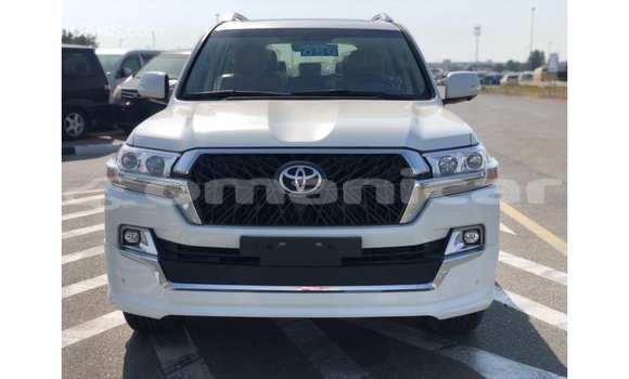 Buy Import Toyota Land Cruiser White Car in Import - Dubai in Dhufar Buy Import Toyota Land Cruiser White Car in Import - Dubai in Dhufar