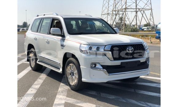 Buy Import Toyota Land Cruiser White Car in Import - Dubai in Dhufar Buy Import Toyota Land Cruiser White Car in Import - Dubai in Dhufar