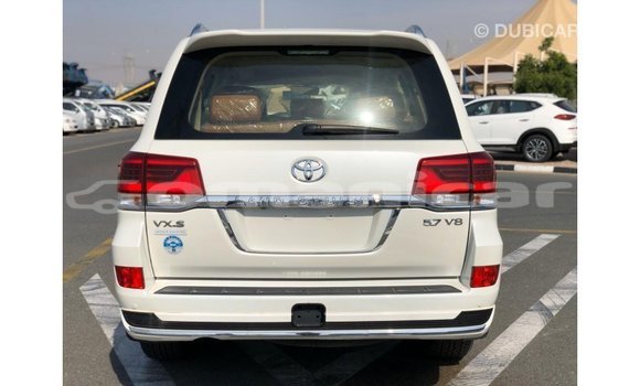 Buy Import Toyota Land Cruiser White Car in Import - Dubai in Dhufar Buy Import Toyota Land Cruiser White Car in Import - Dubai in Dhufar