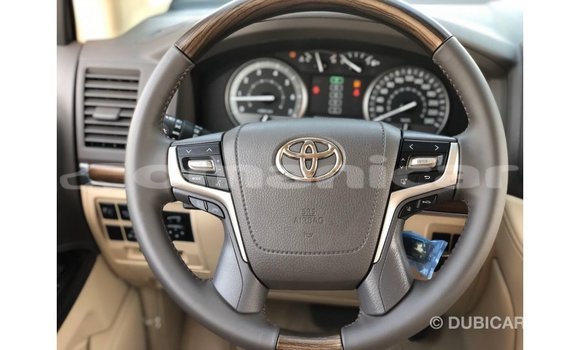 Buy Import Toyota Land Cruiser White Car in Import - Dubai in Dhufar Buy Import Toyota Land Cruiser White Car in Import - Dubai in Dhufar