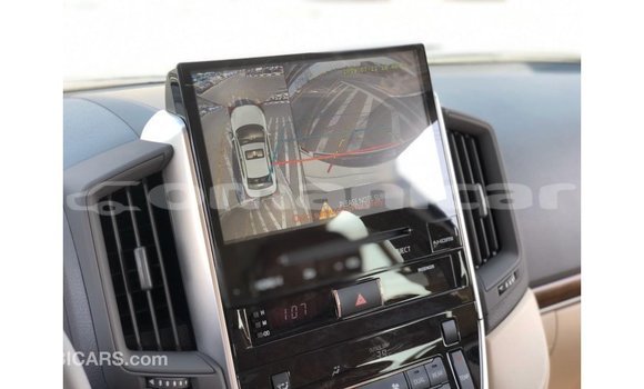 Buy Import Toyota Land Cruiser White Car in Import - Dubai in Dhufar Buy Import Toyota Land Cruiser White Car in Import - Dubai in Dhufar