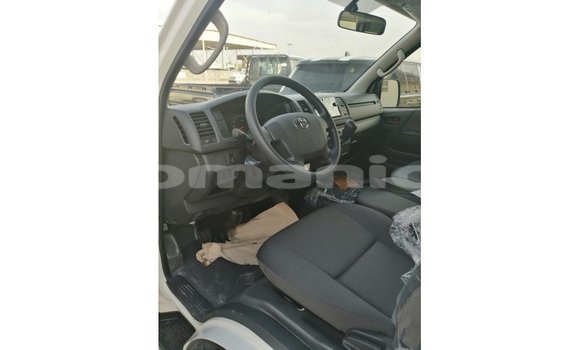 Buy Import Toyota Hiace White Car in Import - Dubai in Dhufar Buy Import Toyota Hiace White Car in Import - Dubai in Dhufar