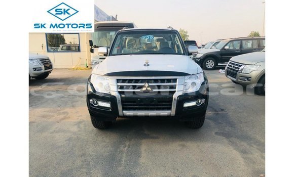 Buy Import Mitsubishi Pajero Black Car in Import - Dubai in Dhufar