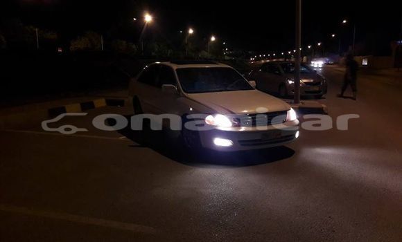 Buy Used Toyota Avalon White Car in Ruwi in Masqat Buy Used Toyota Avalon White Car in Ruwi in Masqat