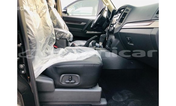 Buy Import Mitsubishi Pajero Black Car in Import - Dubai in Dhufar Buy Import Mitsubishi Pajero Black Car in Import - Dubai in Dhufar