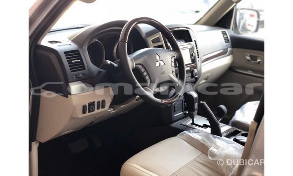 Buy Import Mitsubishi Pajero Other Car in Import - Dubai in Dhufar Buy Import Mitsubishi Pajero Other Car in Import - Dubai in Dhufar