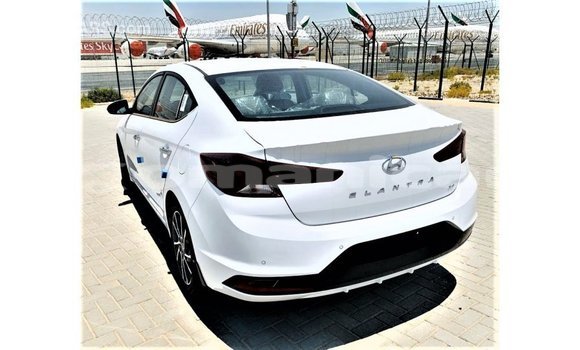 Buy Import Hyundai Elantra White Car in Import - Dubai in Dhufar Buy Import Hyundai Elantra White Car in Import - Dubai in Dhufar
