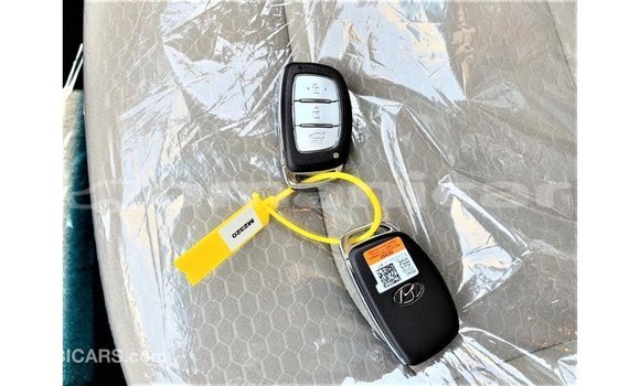 Buy Import Hyundai Elantra White Car in Import - Dubai in Dhufar Buy Import Hyundai Elantra White Car in Import - Dubai in Dhufar