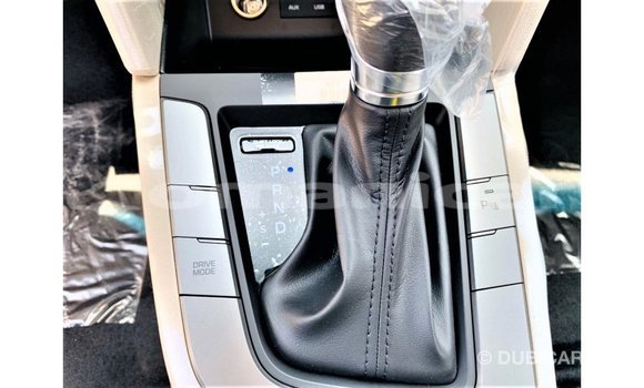 Buy Import Hyundai Elantra White Car in Import - Dubai in Dhufar Buy Import Hyundai Elantra White Car in Import - Dubai in Dhufar