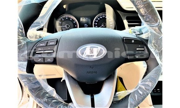 Buy Import Hyundai Elantra White Car in Import - Dubai in Dhufar Buy Import Hyundai Elantra White Car in Import - Dubai in Dhufar