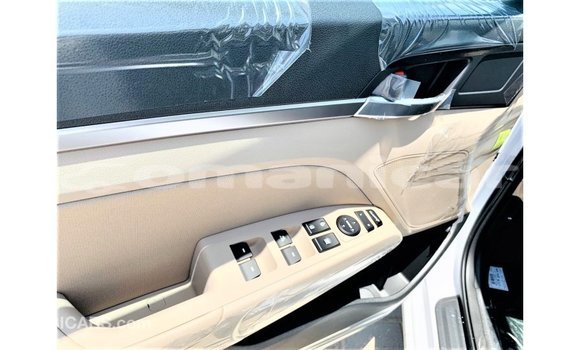 Buy Import Hyundai Elantra White Car in Import - Dubai in Dhufar Buy Import Hyundai Elantra White Car in Import - Dubai in Dhufar