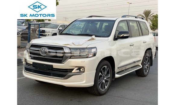 Buy Import Toyota Land Cruiser White Car in Import - Dubai in Dhufar Buy Import Toyota Land Cruiser White Car in Import - Dubai in Dhufar