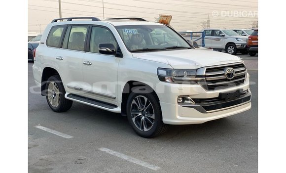 Buy Import Toyota Land Cruiser White Car in Import - Dubai in Dhufar Buy Import Toyota Land Cruiser White Car in Import - Dubai in Dhufar