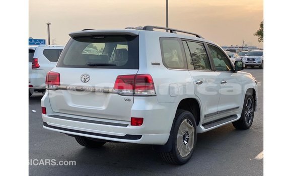 Buy Import Toyota Land Cruiser White Car in Import - Dubai in Dhufar Buy Import Toyota Land Cruiser White Car in Import - Dubai in Dhufar
