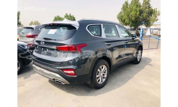 Buy Import Hyundai Santa Fe Green Car in Import - Dubai in Dhufar Buy Import Hyundai Santa Fe Green Car in Import - Dubai in Dhufar