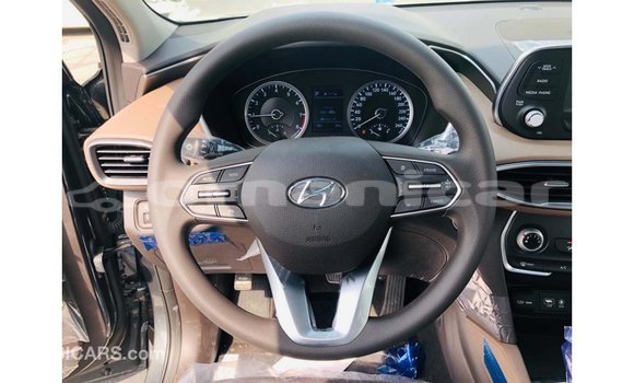 Buy Import Hyundai Santa Fe Green Car in Import - Dubai in Dhufar Buy Import Hyundai Santa Fe Green Car in Import - Dubai in Dhufar