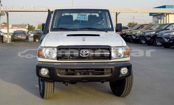 Buy Import Toyota Land Cruiser White Car in Import - Dubai in Dhufar Buy Import Toyota Land Cruiser White Car in Import - Dubai in Dhufar