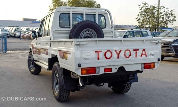 Buy Import Toyota Land Cruiser White Car in Import - Dubai in Dhufar Buy Import Toyota Land Cruiser White Car in Import - Dubai in Dhufar