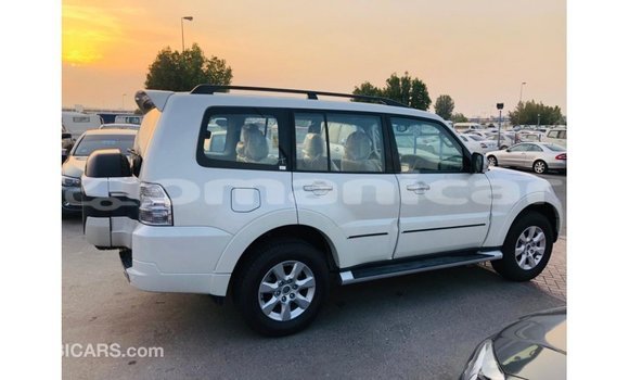 Buy Import Mitsubishi Pajero White Car in Import - Dubai in Dhufar Buy Import Mitsubishi Pajero White Car in Import - Dubai in Dhufar