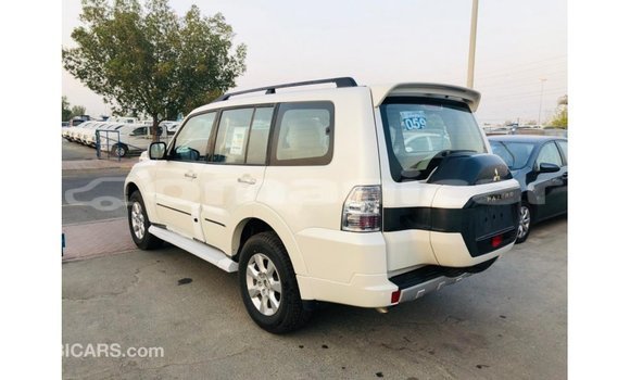 Buy Import Mitsubishi Pajero White Car in Import - Dubai in Dhufar Buy Import Mitsubishi Pajero White Car in Import - Dubai in Dhufar