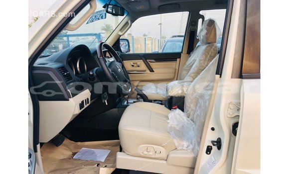 Buy Import Mitsubishi Pajero White Car in Import - Dubai in Dhufar Buy Import Mitsubishi Pajero White Car in Import - Dubai in Dhufar
