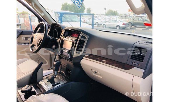 Buy Import Mitsubishi Pajero White Car in Import - Dubai in Dhufar Buy Import Mitsubishi Pajero White Car in Import - Dubai in Dhufar