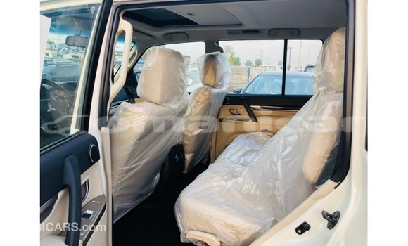 Buy Import Mitsubishi Pajero White Car in Import - Dubai in Dhufar Buy Import Mitsubishi Pajero White Car in Import - Dubai in Dhufar