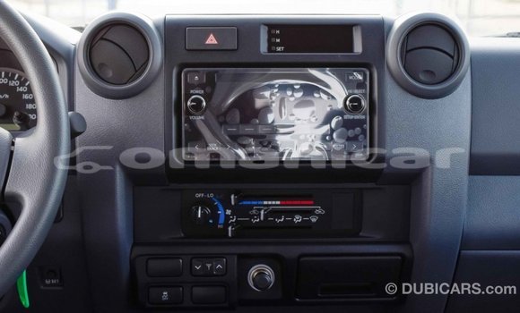 Buy Import Toyota Land Cruiser White Car in Import - Dubai in Dhufar Buy Import Toyota Land Cruiser White Car in Import - Dubai in Dhufar