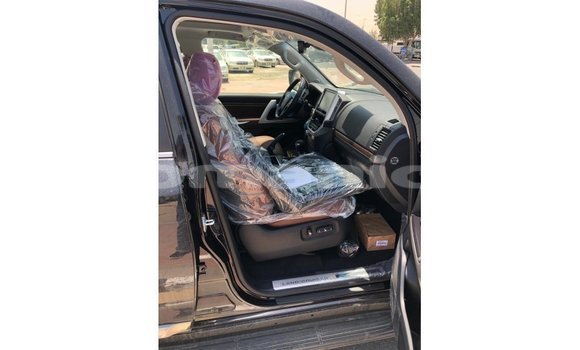 Buy Import Toyota Land Cruiser Black Car in Import - Dubai in Dhufar Buy Import Toyota Land Cruiser Black Car in Import - Dubai in Dhufar
