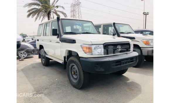 Buy Import Toyota Land Cruiser White Car in Import - Dubai in Dhufar Buy Import Toyota Land Cruiser White Car in Import - Dubai in Dhufar