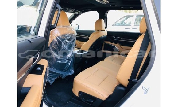 Buy Import Kia Carens White Car in Import - Dubai in Dhufar Buy Import Kia Carens White Car in Import - Dubai in Dhufar