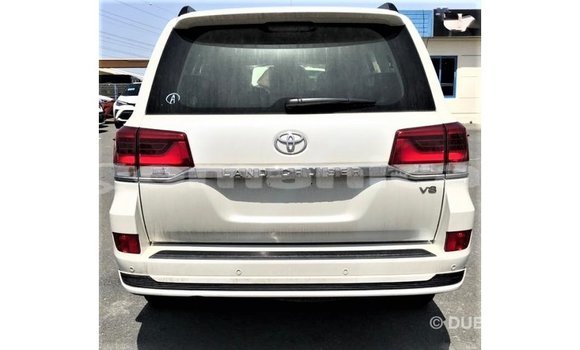 Buy Import Toyota Land Cruiser White Car in Import - Dubai in Dhufar Buy Import Toyota Land Cruiser White Car in Import - Dubai in Dhufar