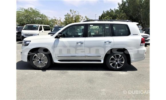 Buy Import Toyota Land Cruiser White Car in Import - Dubai in Dhufar Buy Import Toyota Land Cruiser White Car in Import - Dubai in Dhufar