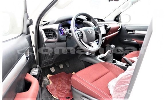 Buy Import Toyota Hilux White Car in Import - Dubai in Dhufar Buy Import Toyota Hilux White Car in Import - Dubai in Dhufar