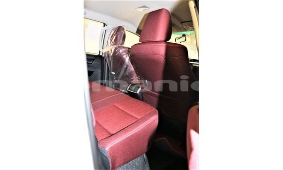 Buy Import Toyota Hilux White Car in Import - Dubai in Dhufar Buy Import Toyota Hilux White Car in Import - Dubai in Dhufar