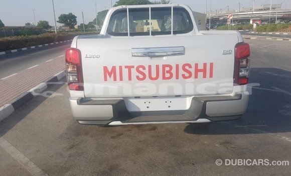 Buy Import Mitsubishi L200 White Car in Import - Dubai in Dhufar Buy Import Mitsubishi L200 White Car in Import - Dubai in Dhufar